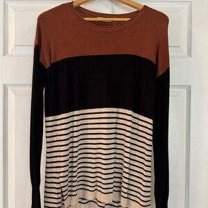 Magnolia Boutique Women’s Sweater Size Medium